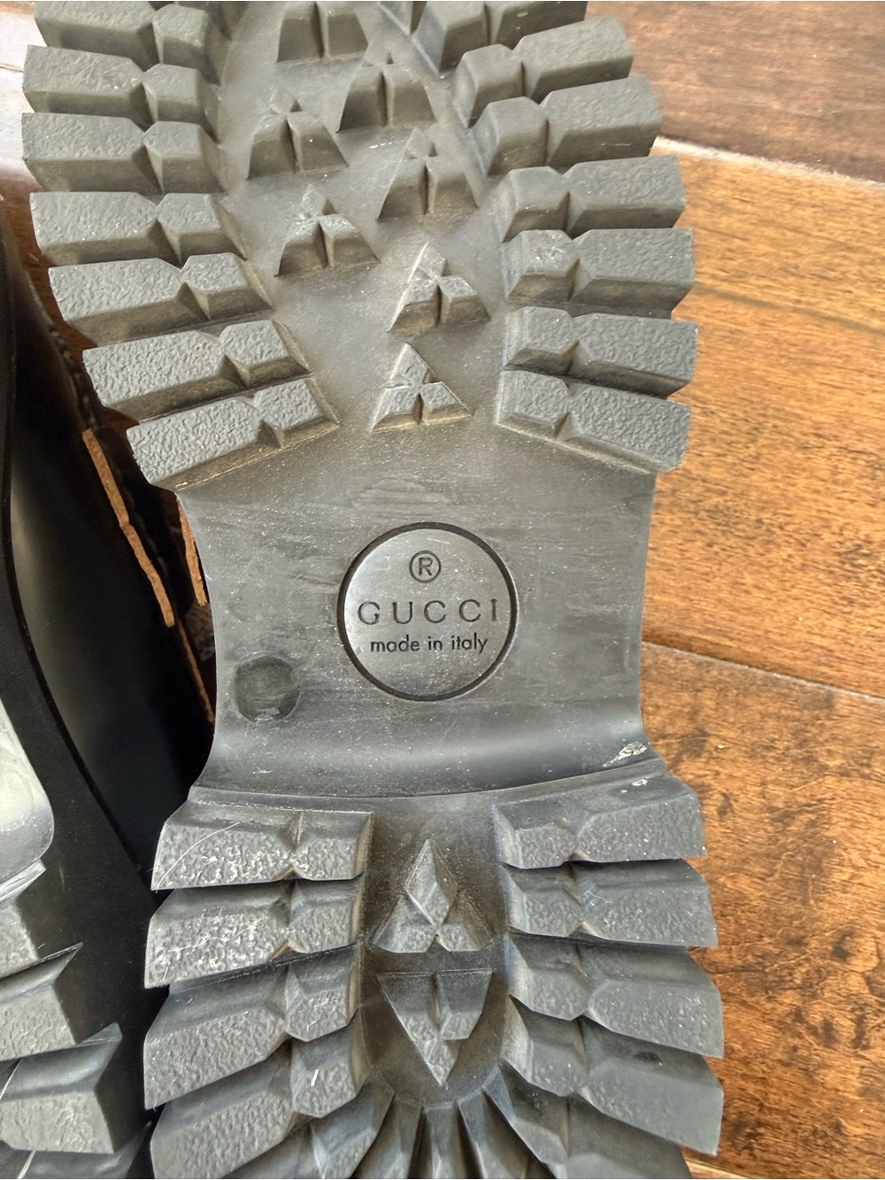 GUCCI Harald Leather Lug-Sole Loafer - Picture 7 of 7